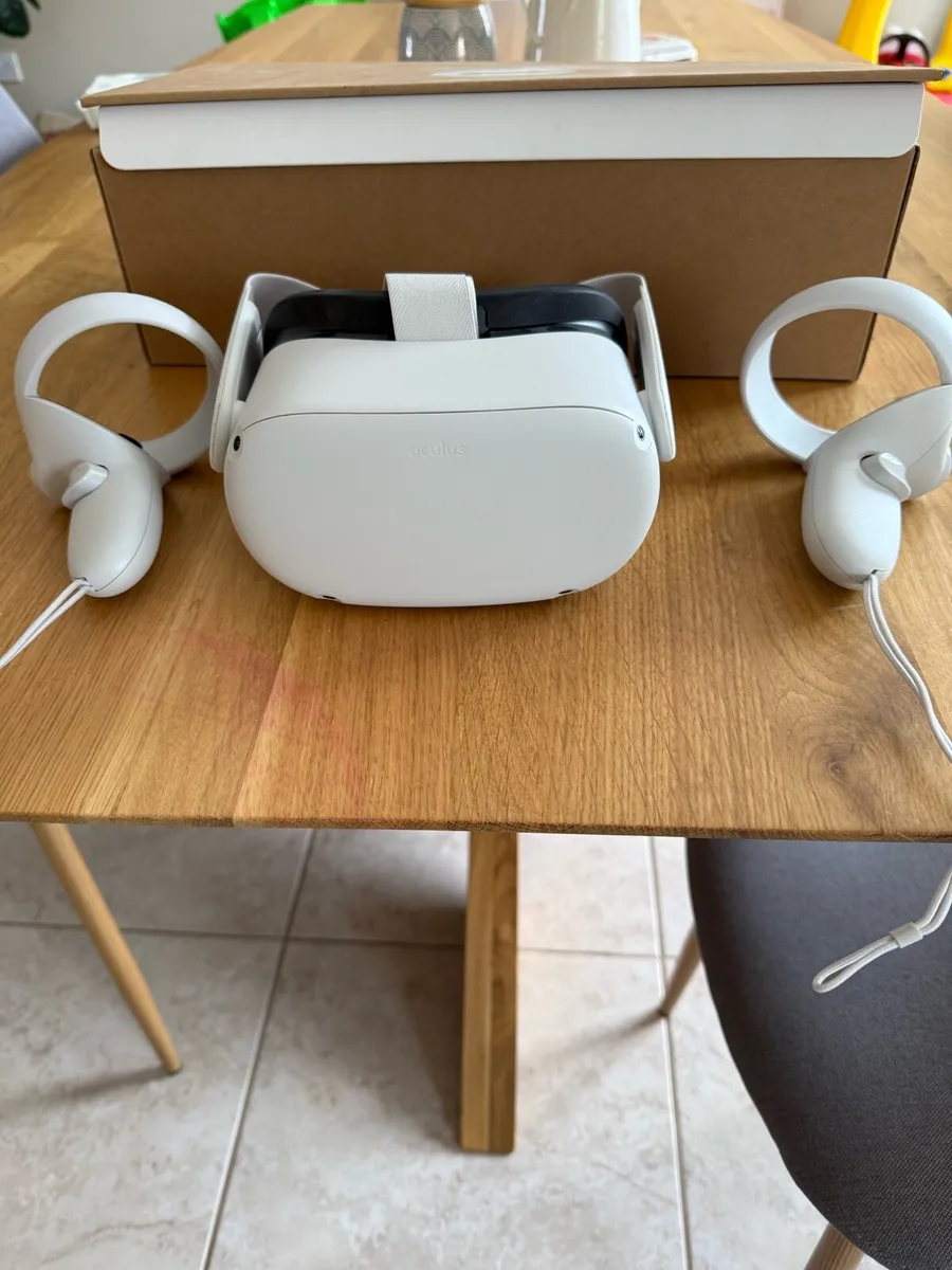 Meta Oculus Quest 2 - Image 3