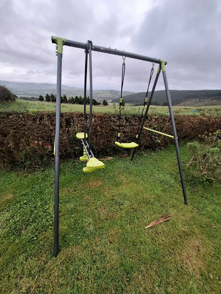 Children swing set - Image 1