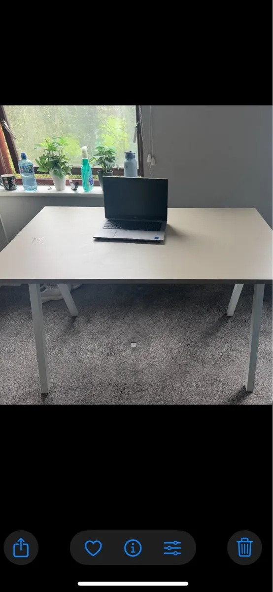 Office chair and desk - Image 2