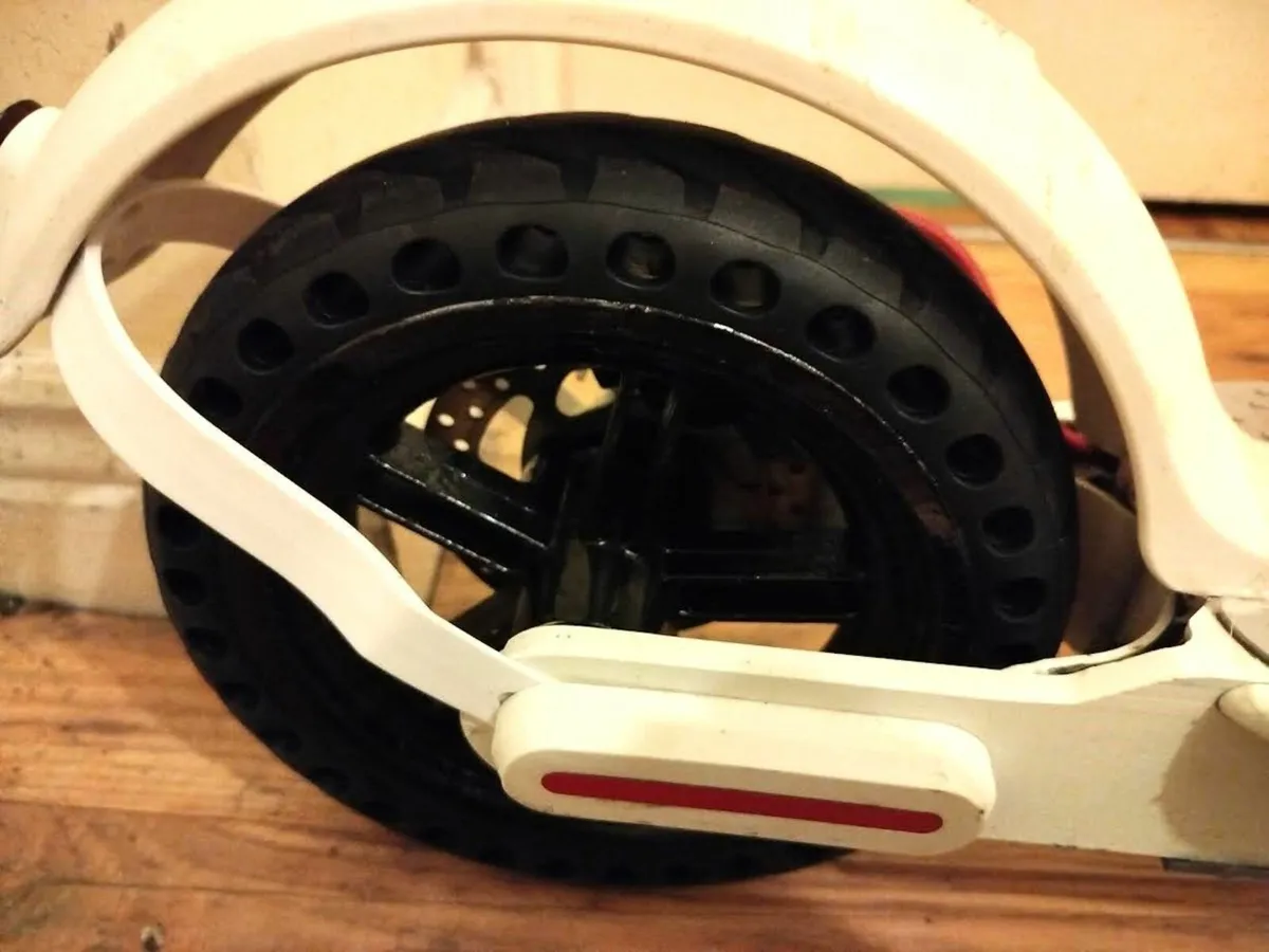 Xiaomi M365 E Scooter - Image 4