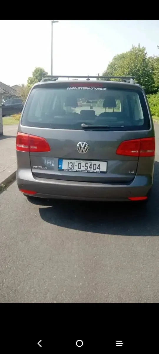 Volkswagen Touran 2013 - Image 2