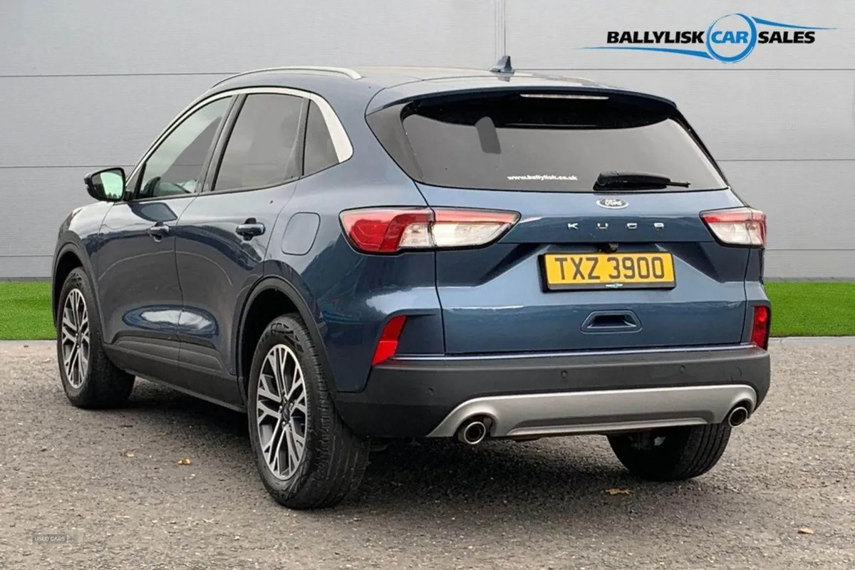 Ford Kuga 1.5t 150PS Titanium Edition in Chrome B - Image 2