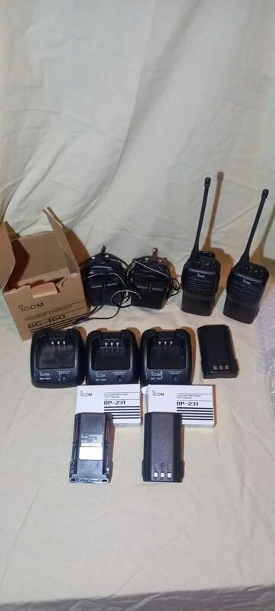 i-com walkie talkies - Image 1