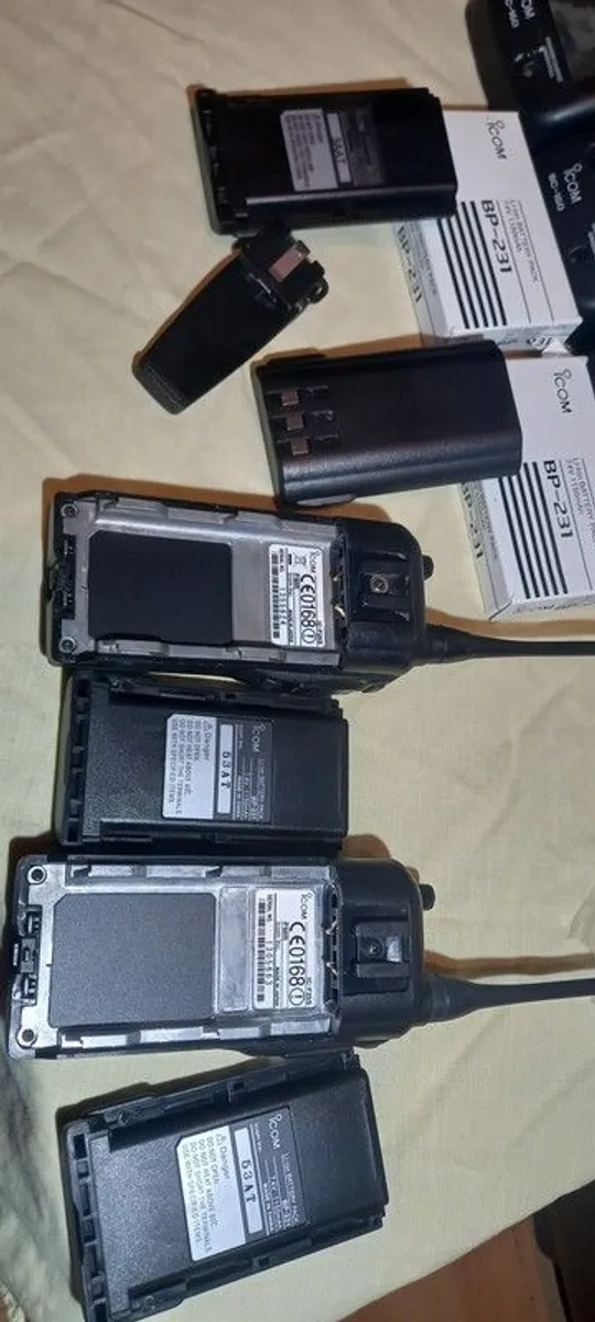 i-com walkie talkies - Image 2