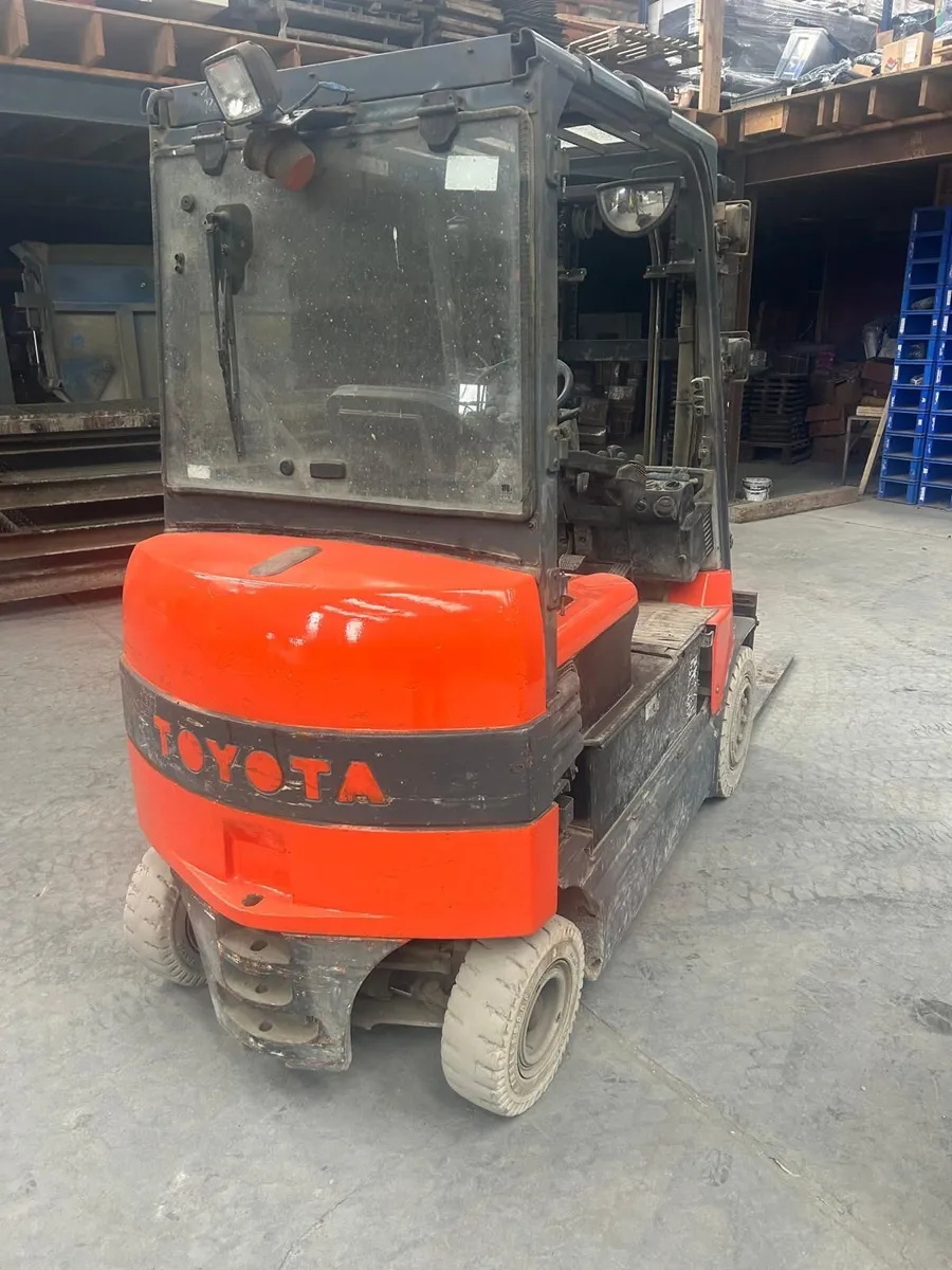 Toyota Forklift - Image 1