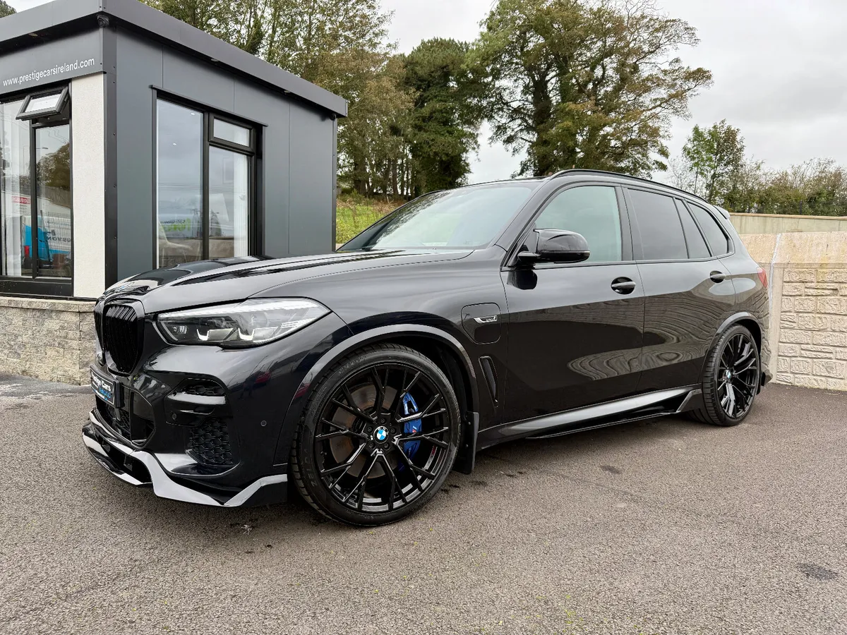 221 BMW X5 45E M SPORT,PAN ROOF,BODY KIT,JET BLACK - Image 1