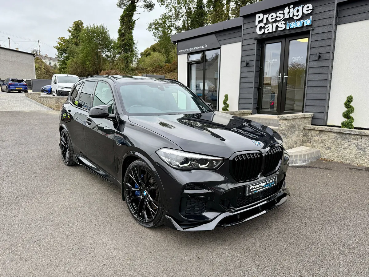 221 BMW X5 45E M SPORT,PAN ROOF,BODY KIT,JET BLACK - Image 4