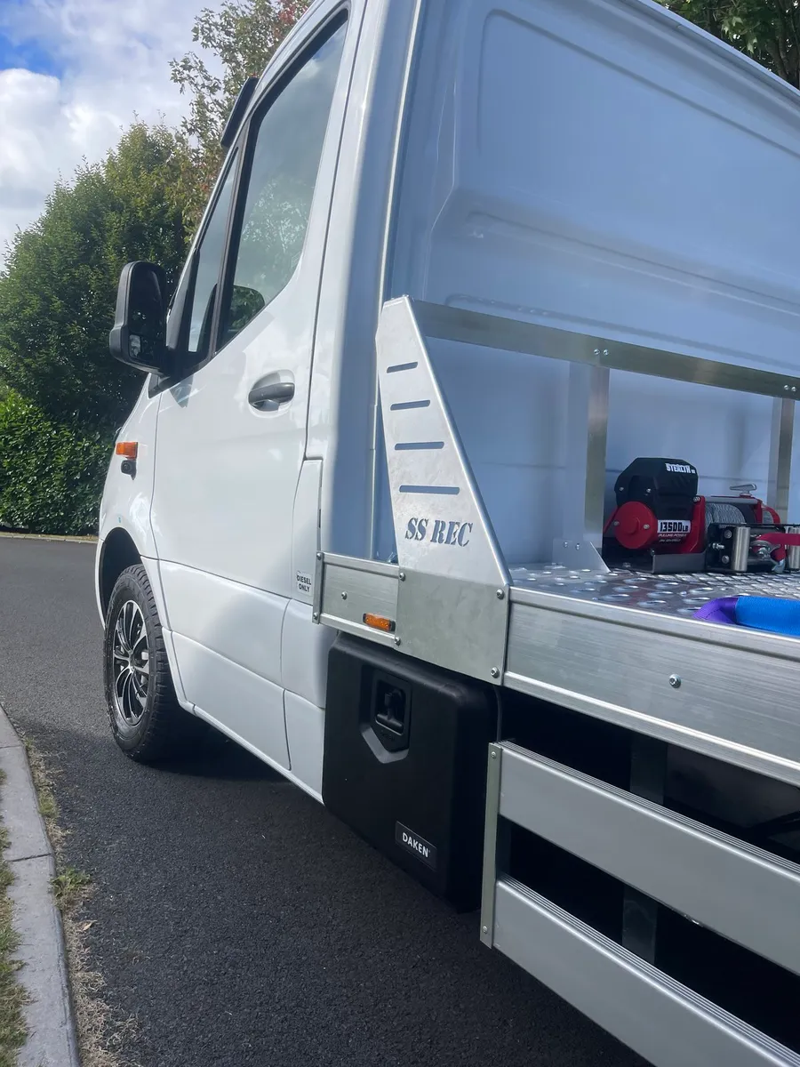 Brand new 2019 Mercedes recovery truck - Image 3