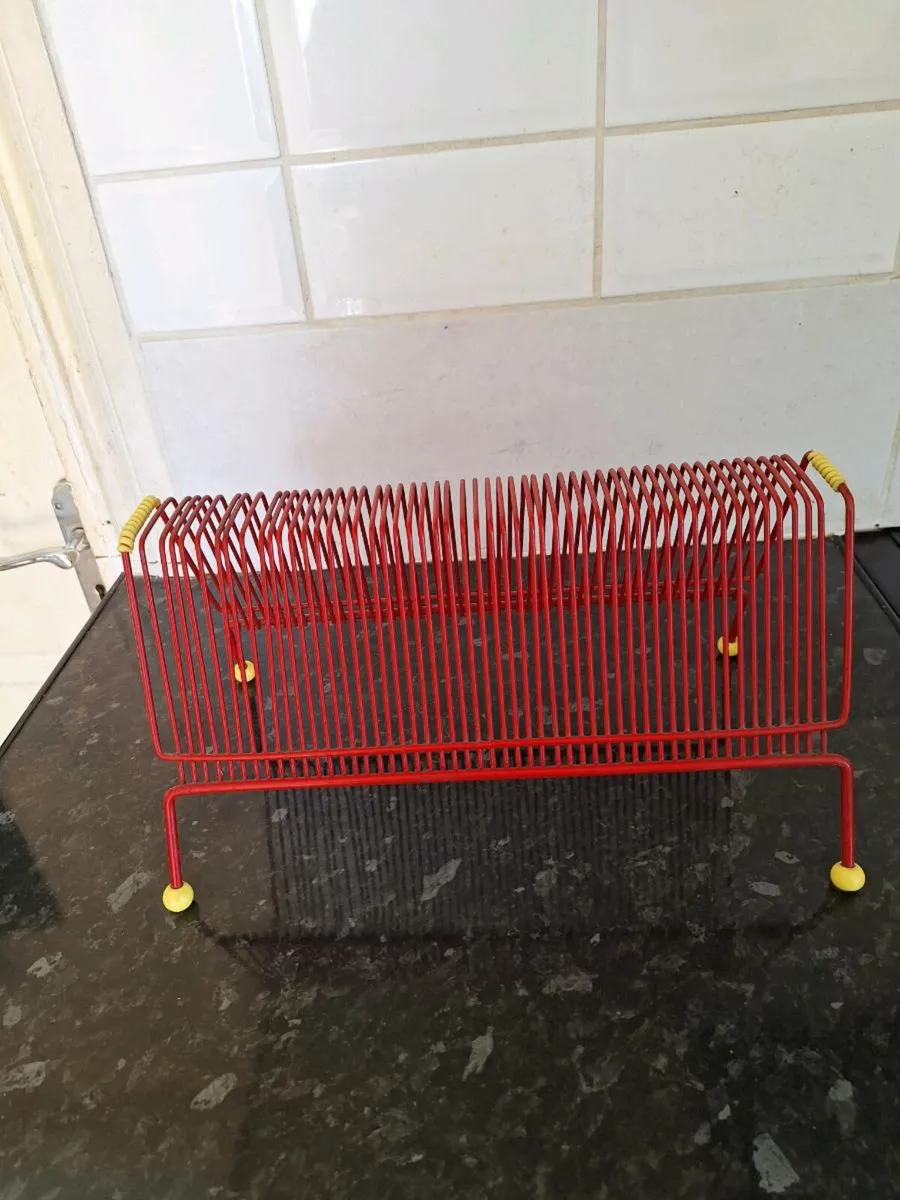 Retro vinyl record stand - Image 1