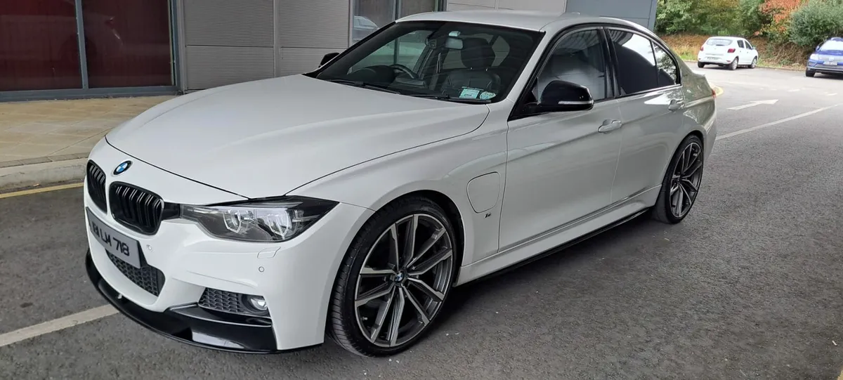 Bmw 330e Msport Shadow edition - Image 2