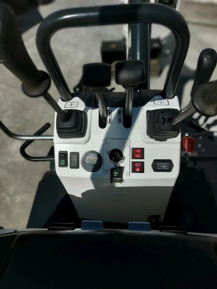 BOBCAT E08 1TONNE Mini Digger 2018 - Image 4