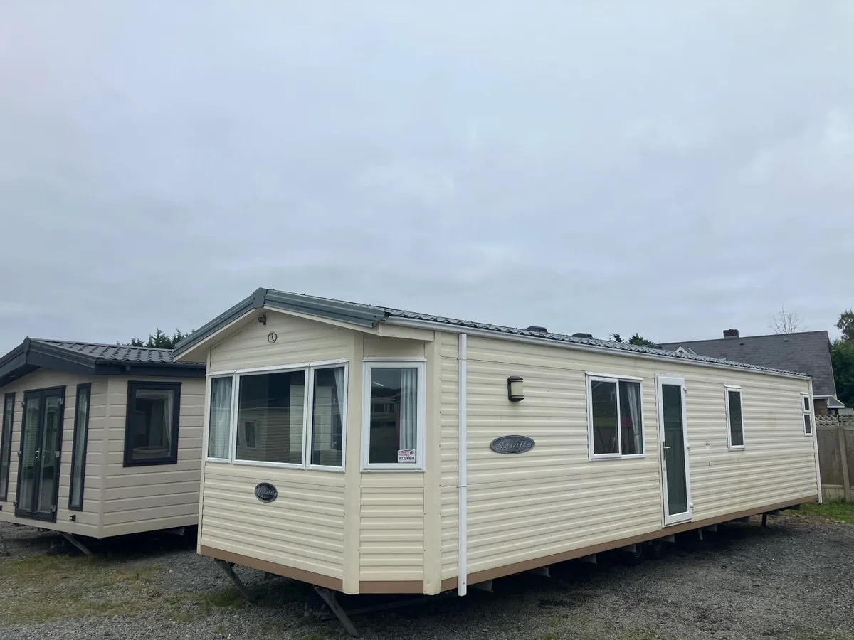 PRETTY, MODERN AND WAITING FOR YOU - Image 1