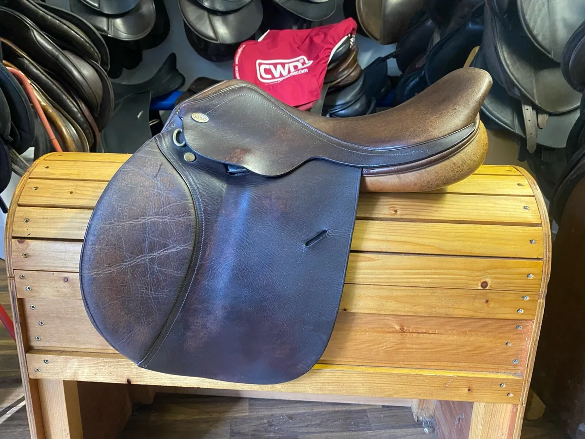 Dever 17” brown Leather jumping saddle - Image 1