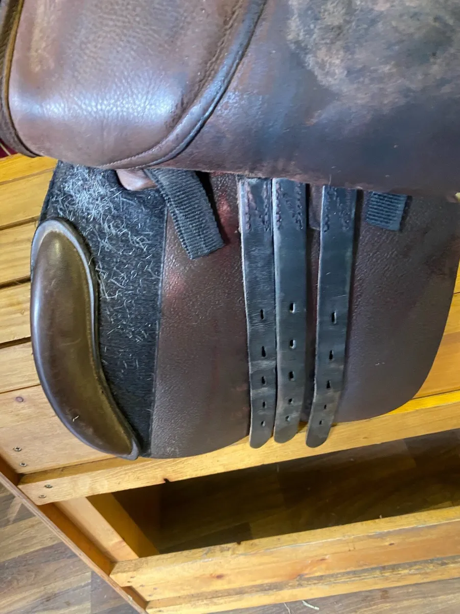 Dever 17” brown Leather jumping saddle - Image 2