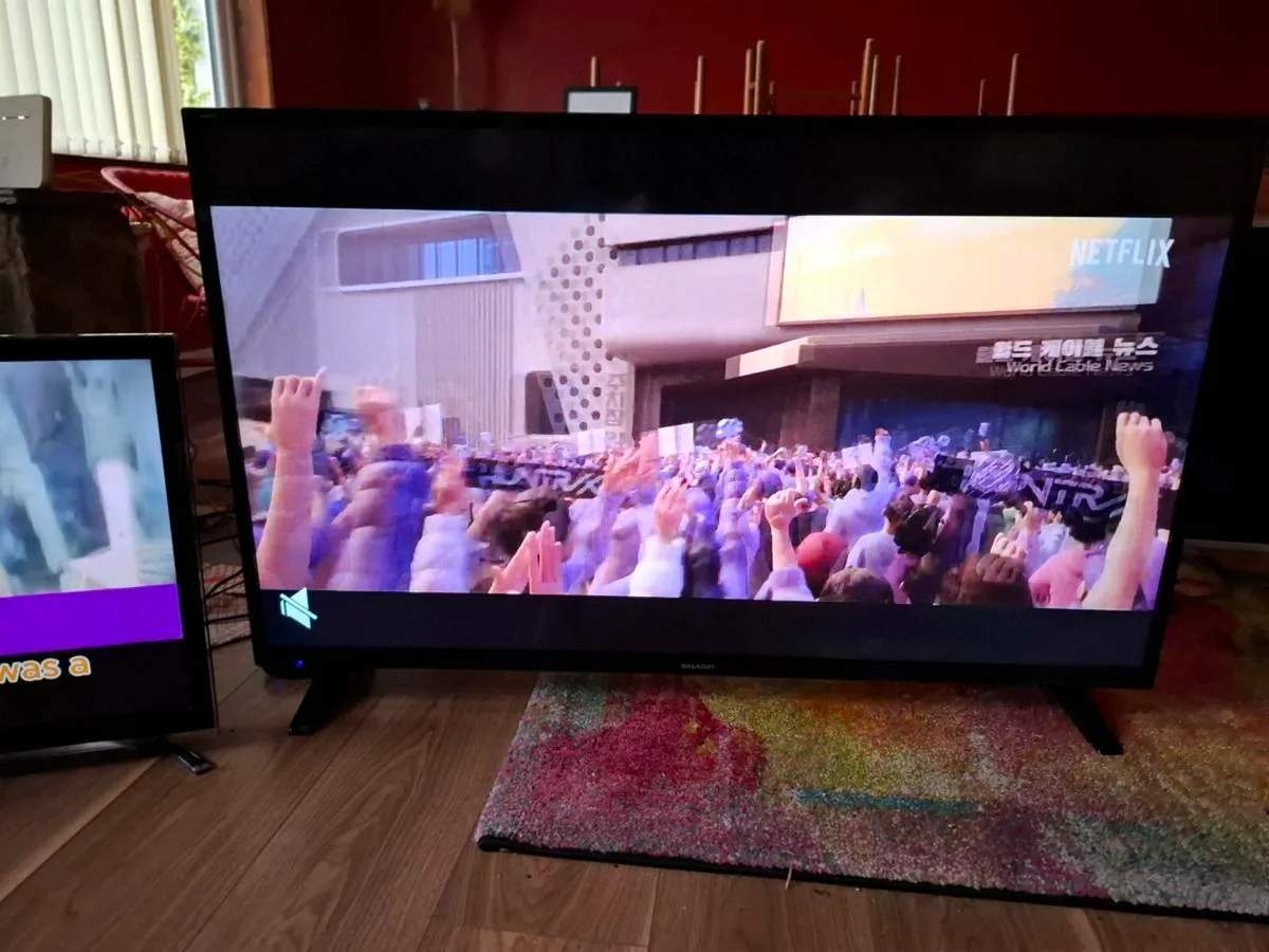 49 INCH SMART TV - Image 1