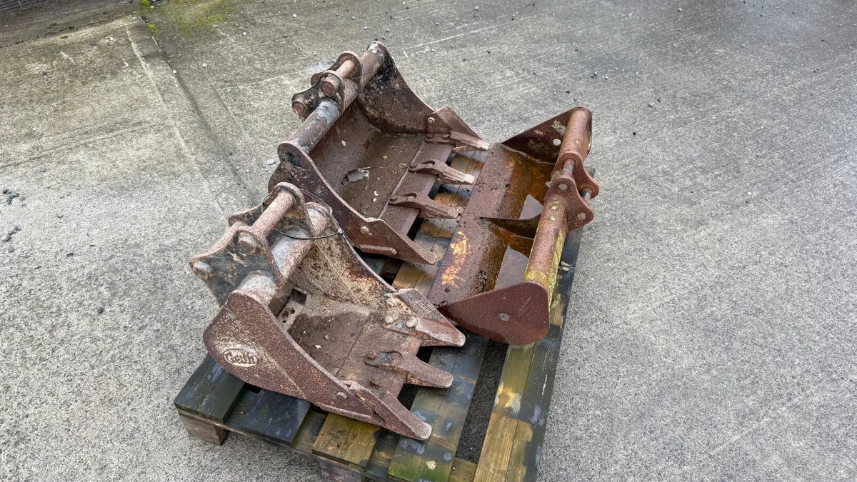 Mini Digger buckets - Image 1