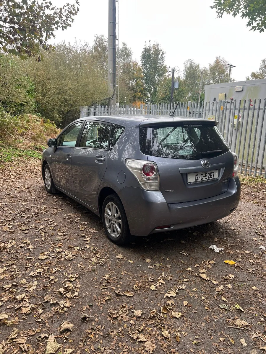 Toyota verso 2012 2.0d4d - Image 3