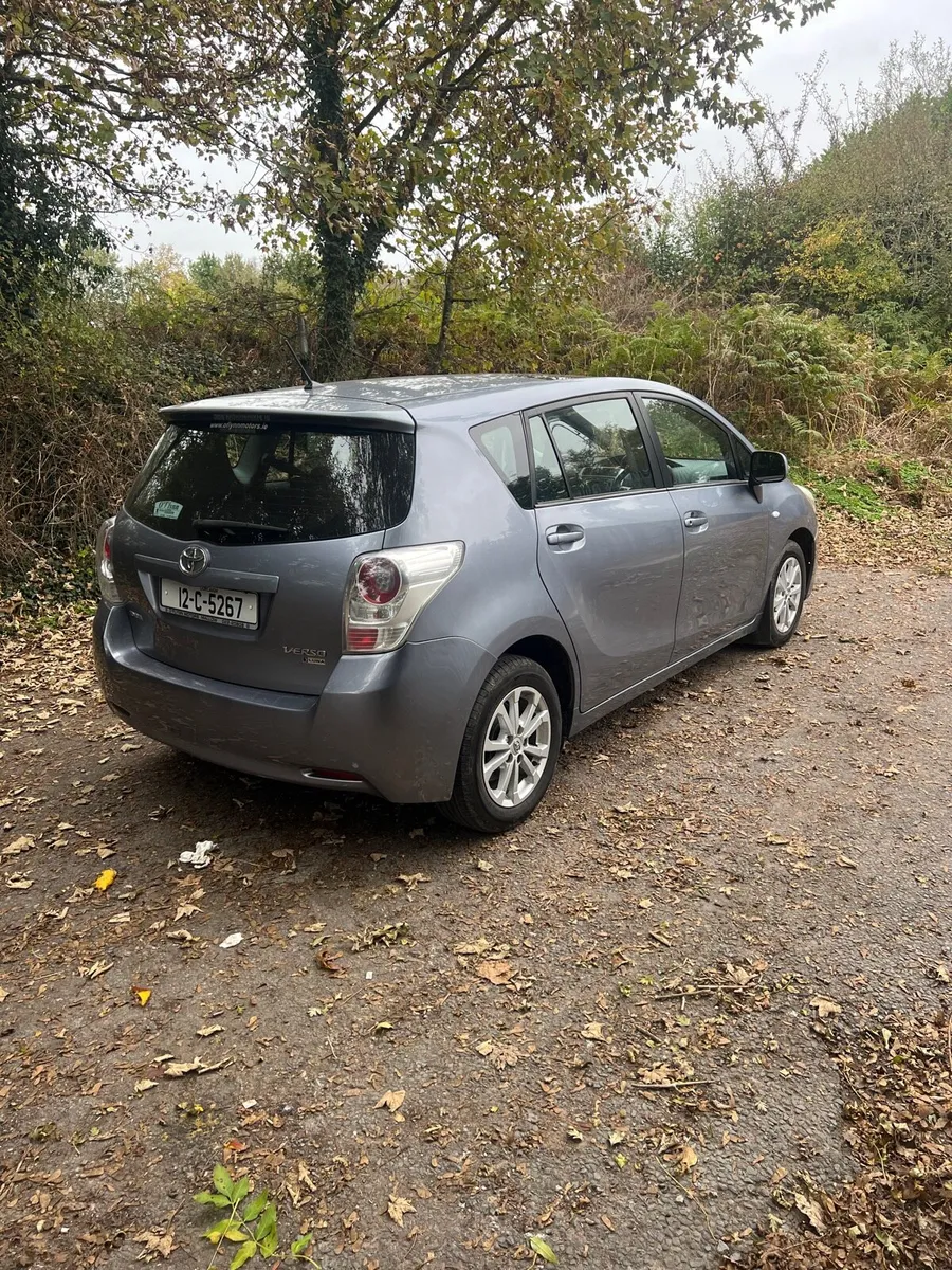Toyota verso 2012 2.0d4d - Image 4