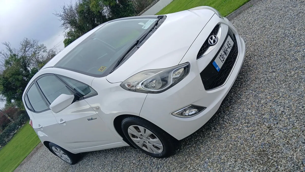 2013 Hyundai IX20 - Image 2