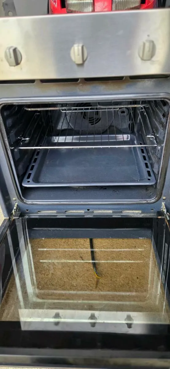 Indesit fan oven - Image 2