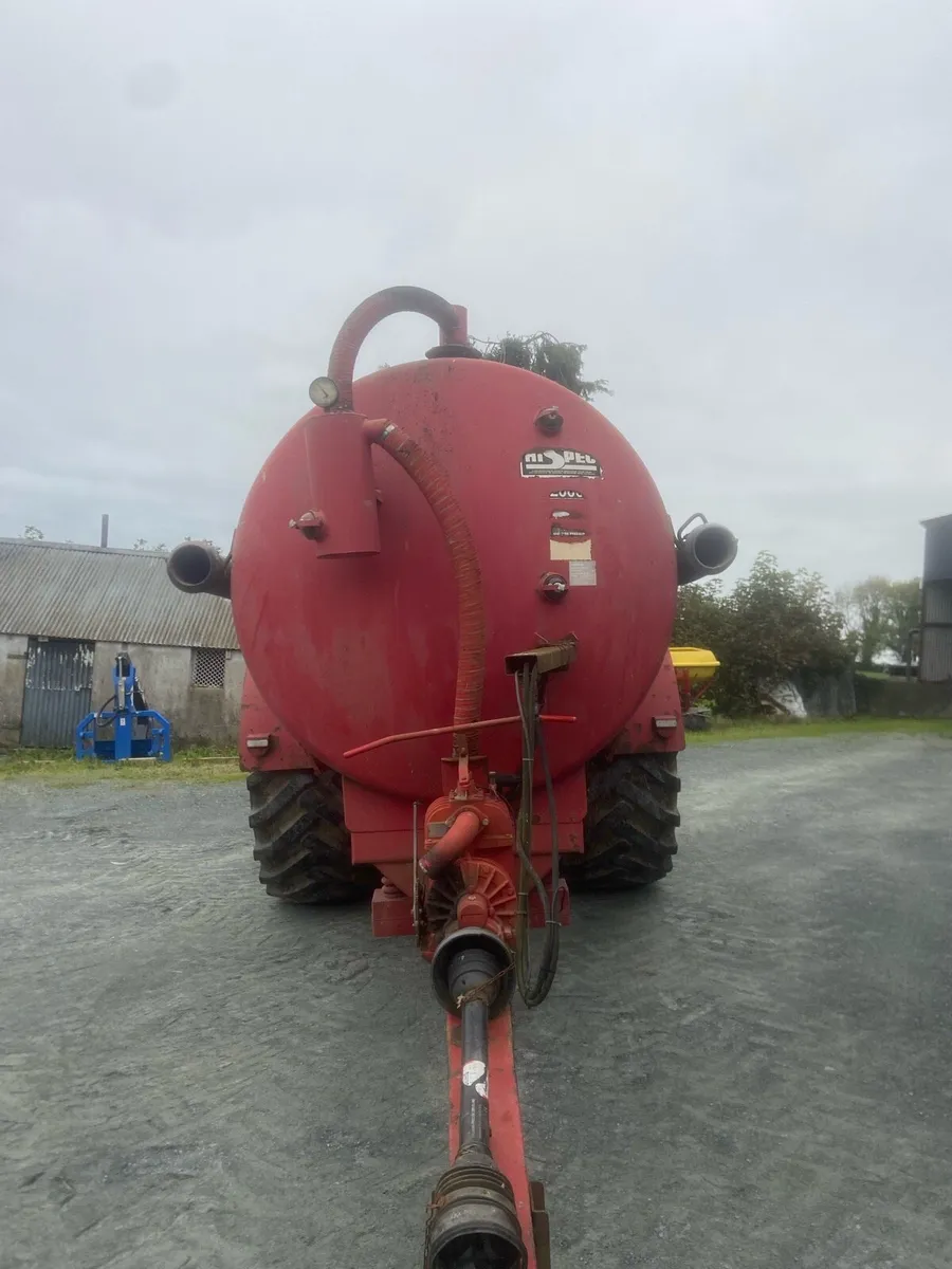 2000 gallon hi spec tank and 1350 gallon hi spec - Image 2