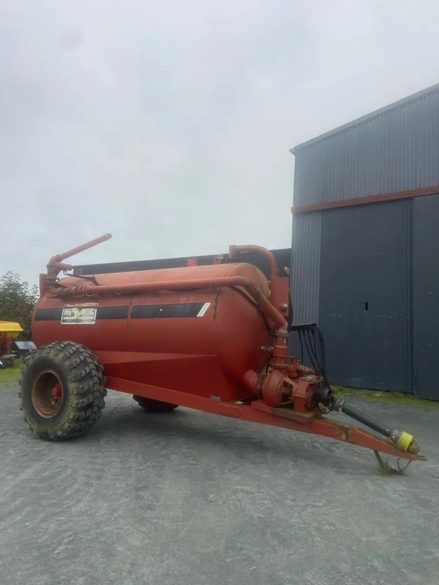 2000 gallon hi spec tank and 1350 gallon hi spec - Image 4