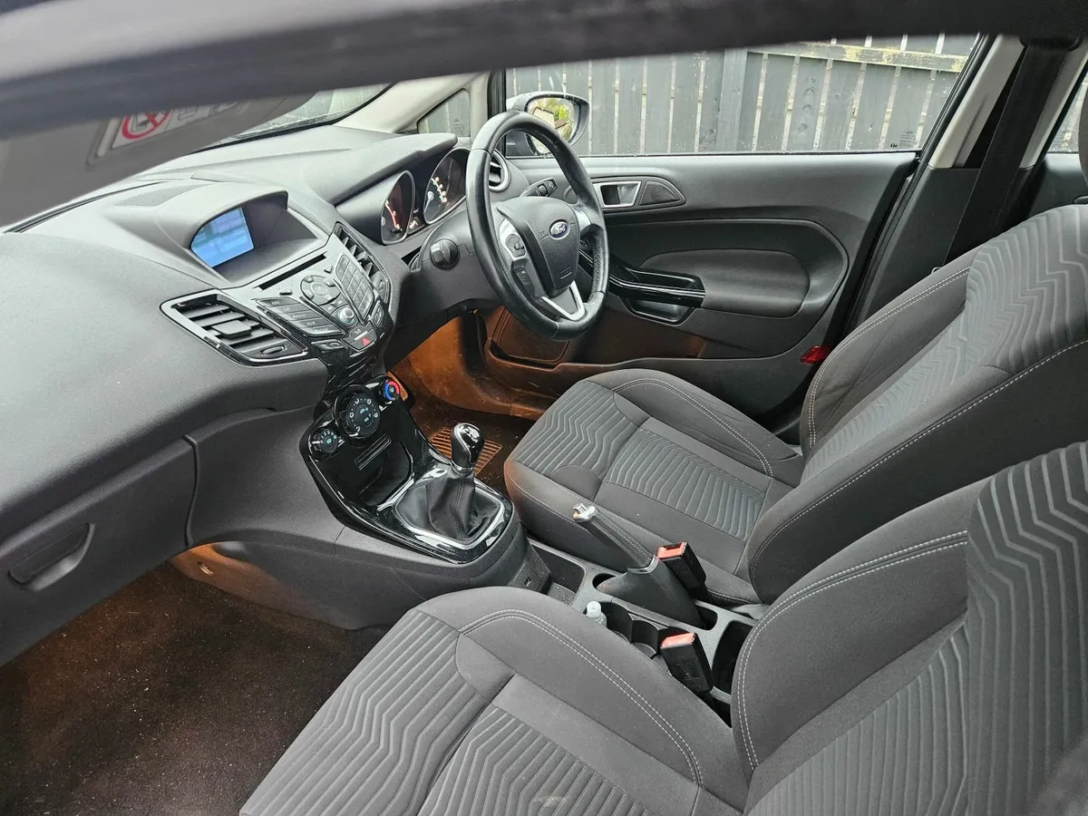 Ford Fiesta 2017 - Image 2