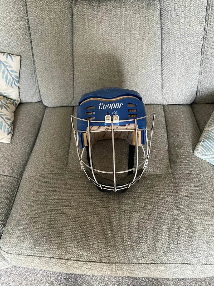 Hurling helmet - Image 1