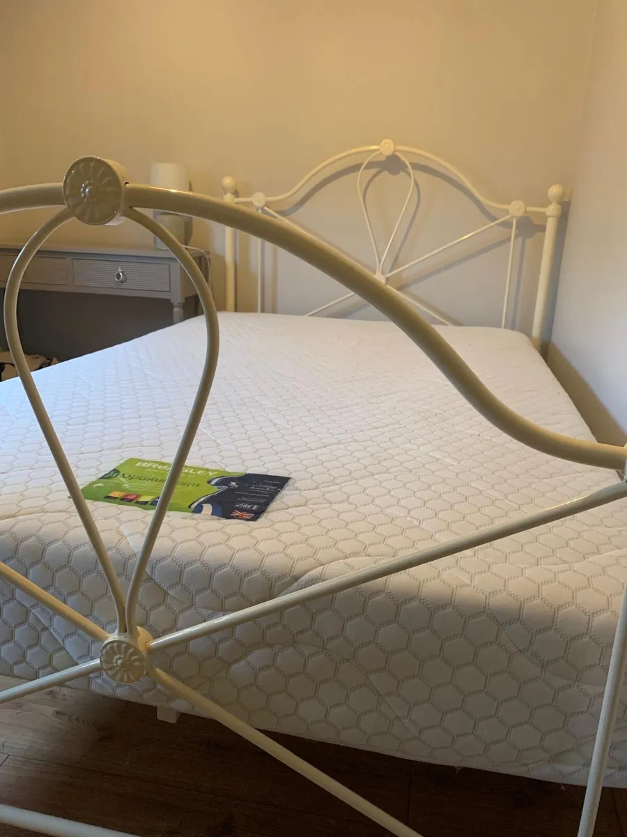 Small double bed (4ft) with mattress - Image 2