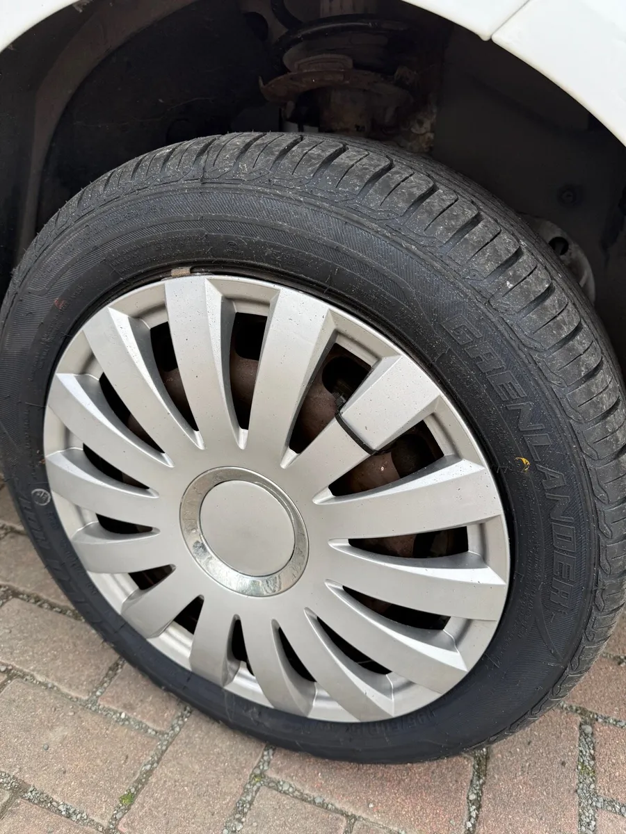 Ford fiesta van - Image 4