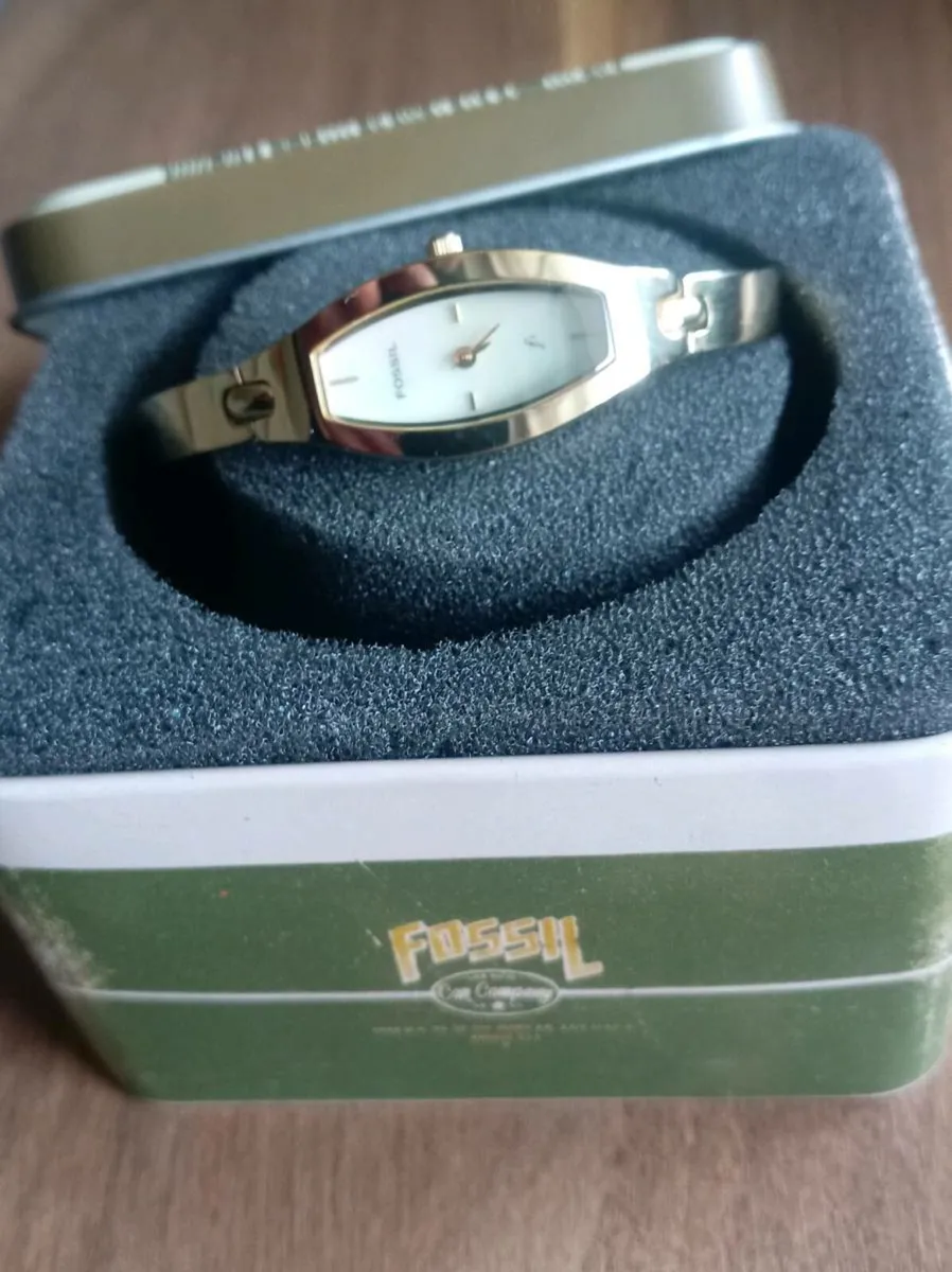 Ladies watch Fossil bracelet type. - Image 3