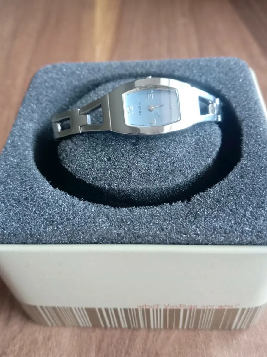 Beautiful ladies watch Fossil bracelet type - Image 3