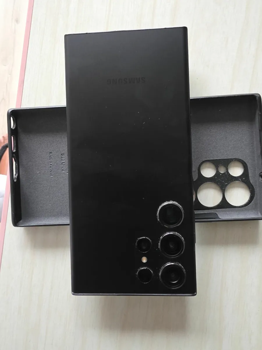 Phone Samsung S23 Ultra - Used for 1 year - Image 1
