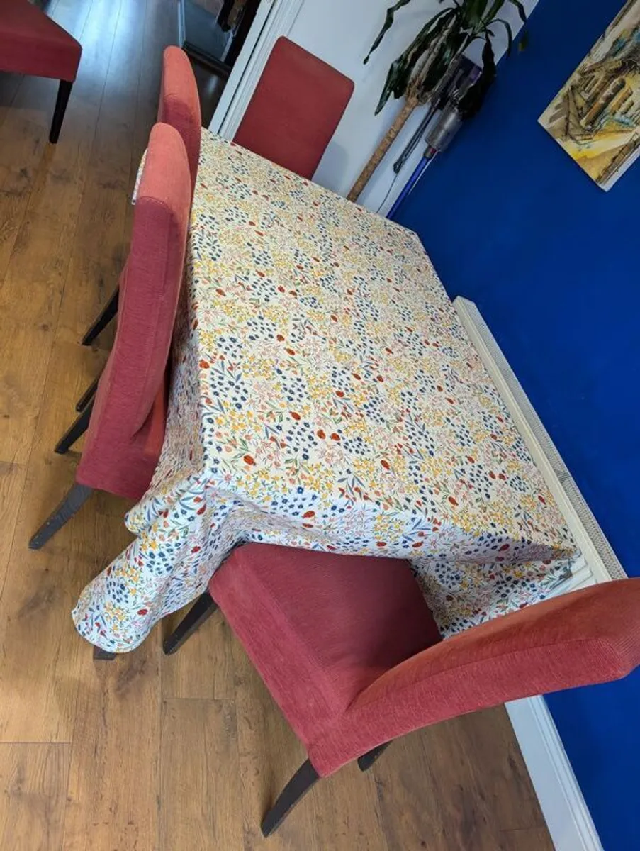 Kitchen table & chairs - Image 3