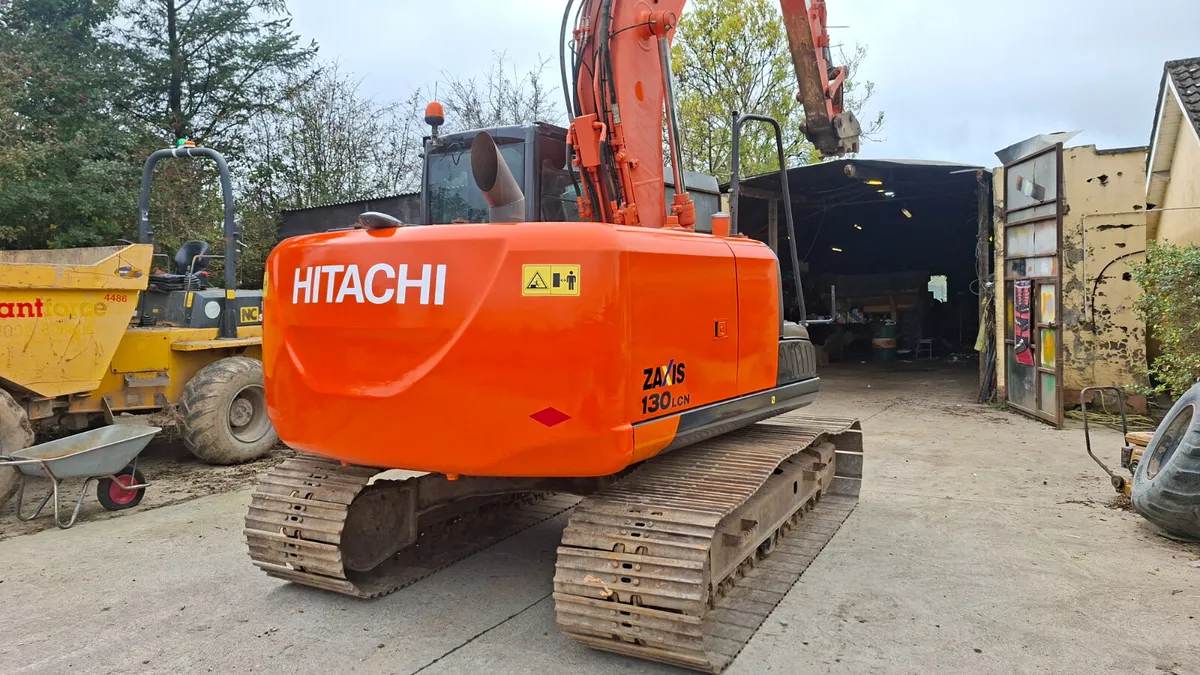 2015 Hitachi 130.5 - Image 4