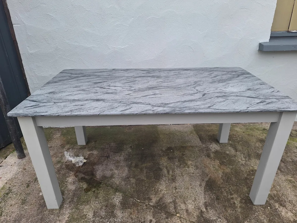 Table and 6 chairs - Image 2