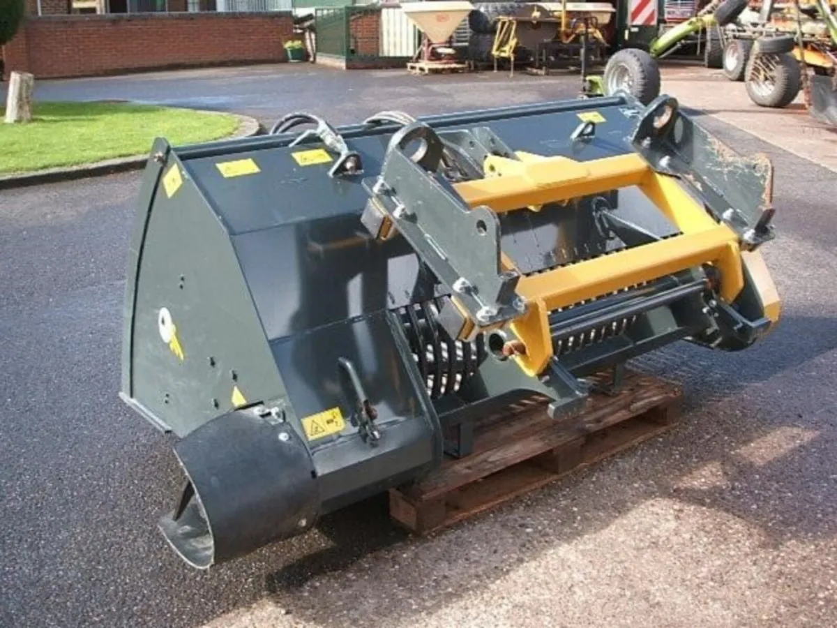 TANCO 1814ARC FEED BUCKET (as new) : 11018454 - Image 1