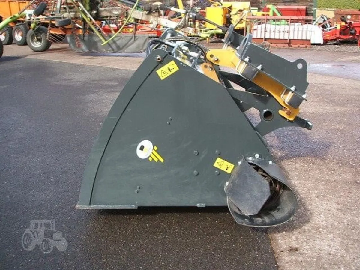 TANCO 1814ARC FEED BUCKET (as new) : 11018454 - Image 4