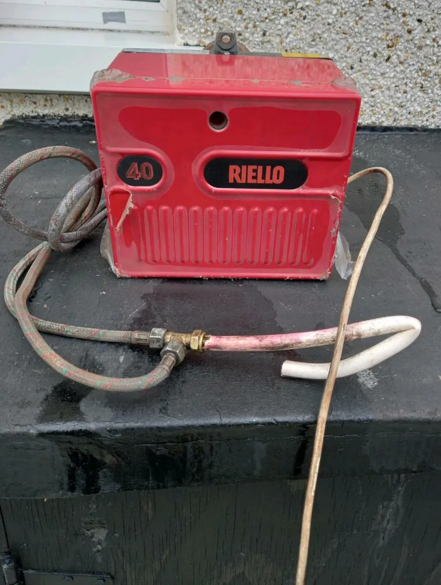 Riello 40 Oil Burner - Image 1