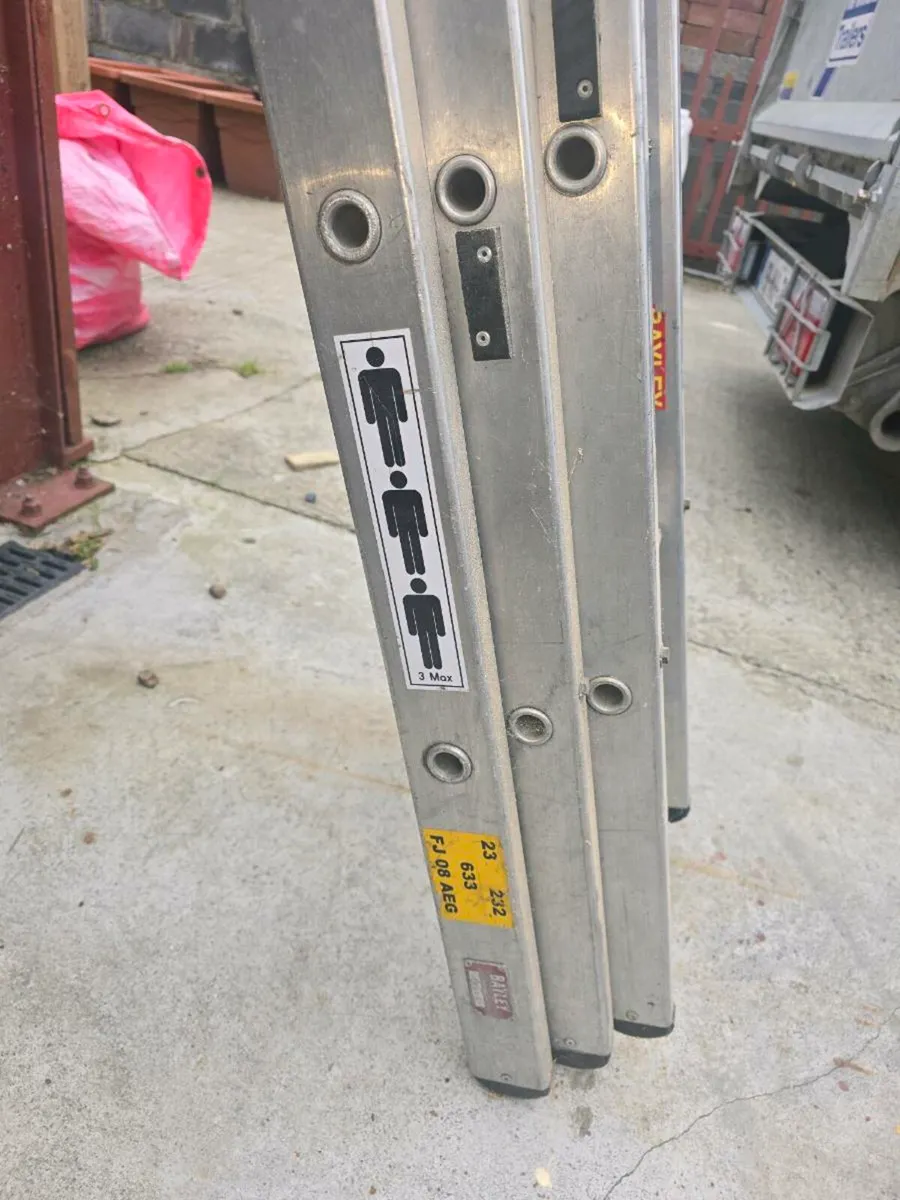 3 stage ladder - Image 2