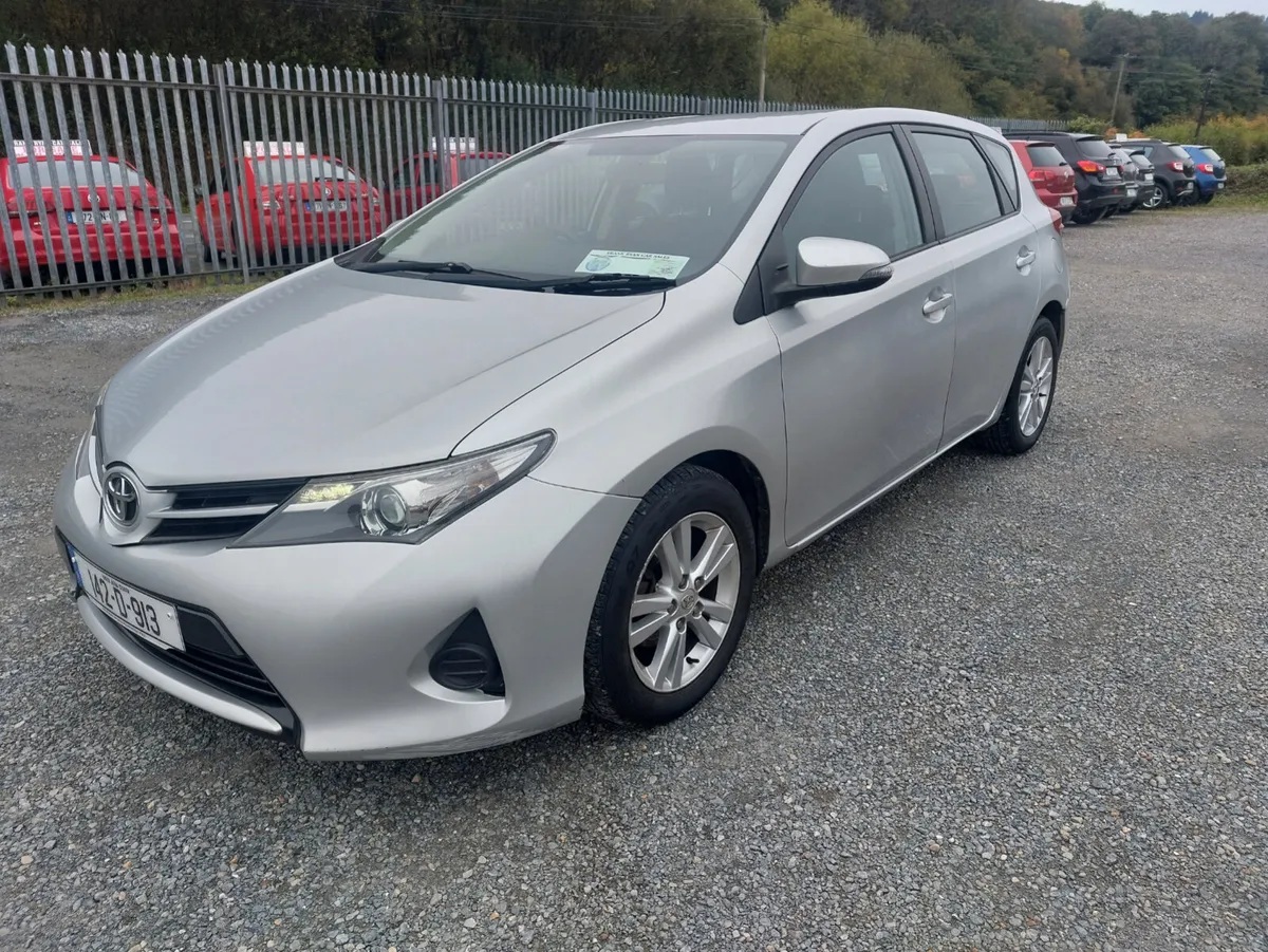 Toyota Auris 2014 - Image 4