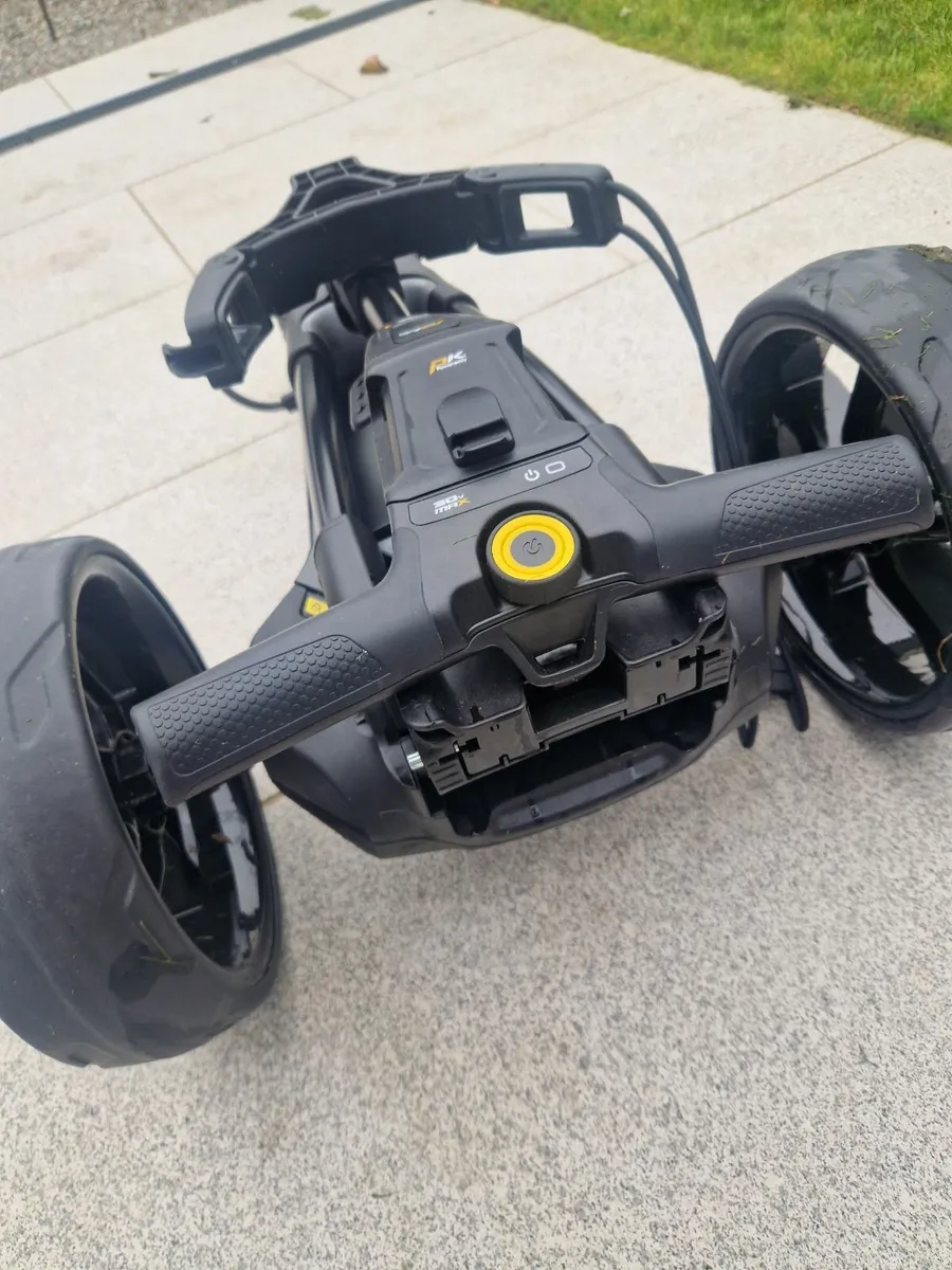 Powakaddy FX1 Trolley - Image 1