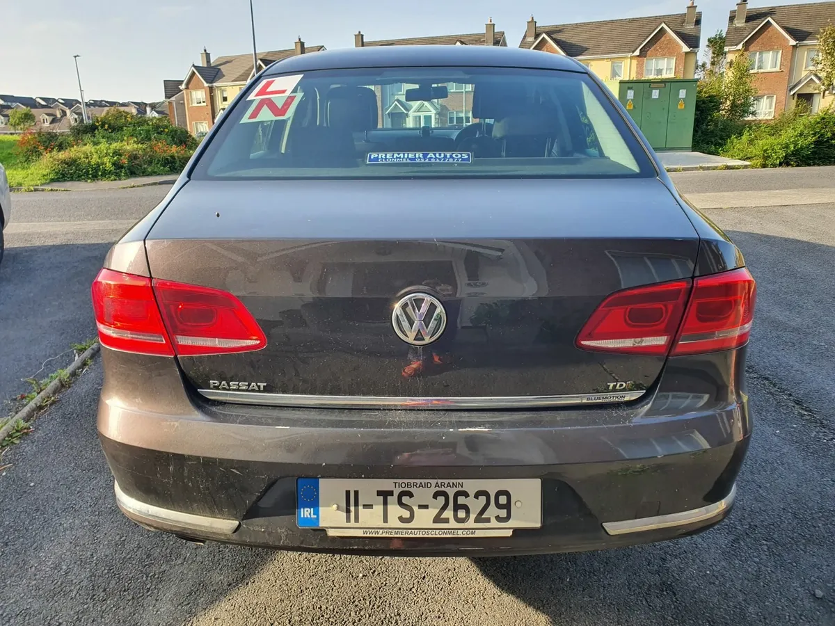 Volkswagen Passat 2011 - Image 4