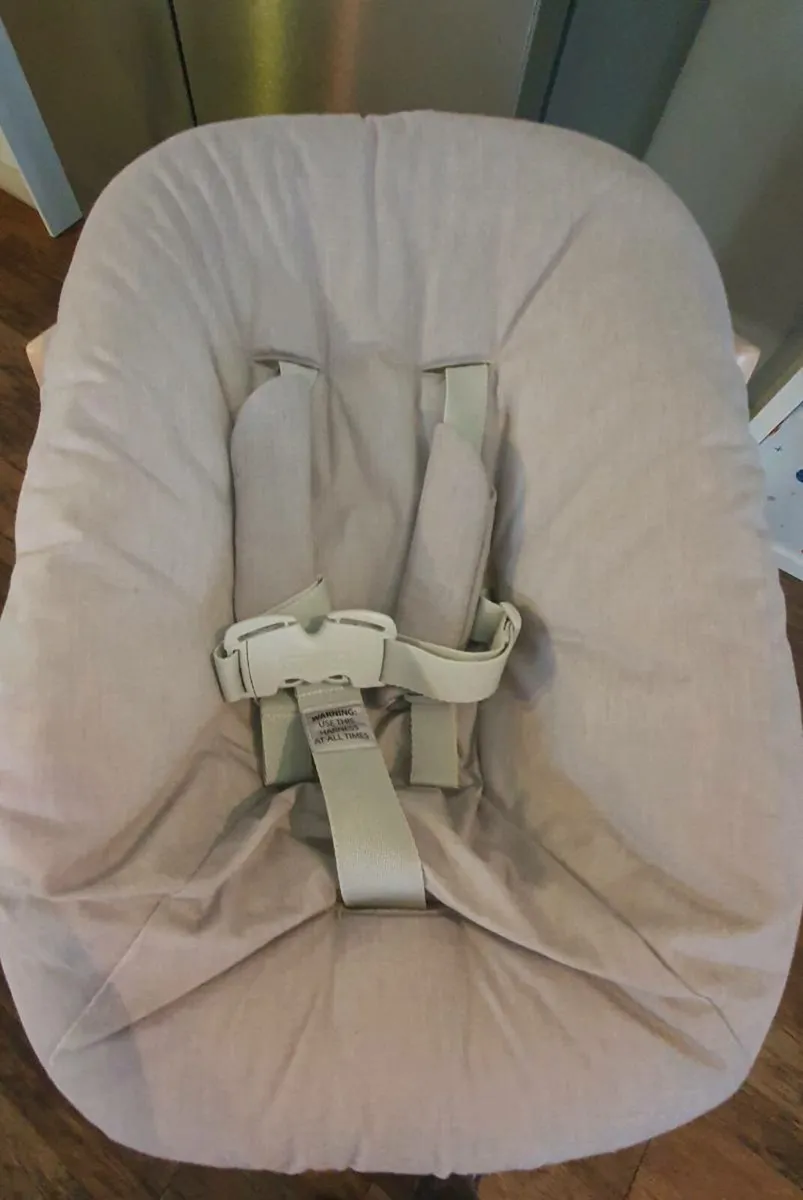 Storke Tripp Trapp newborn seat with hanger - Image 4