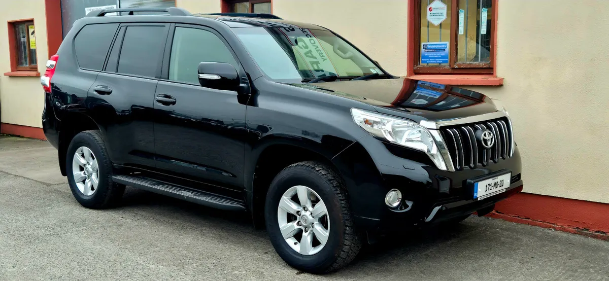 Toyota Land Cruiser 2017 Auto PRICE PLUS VAT - Image 3