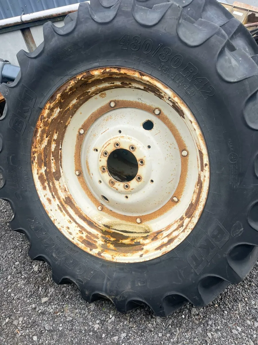 Newholland 42 inch wheels - Image 2