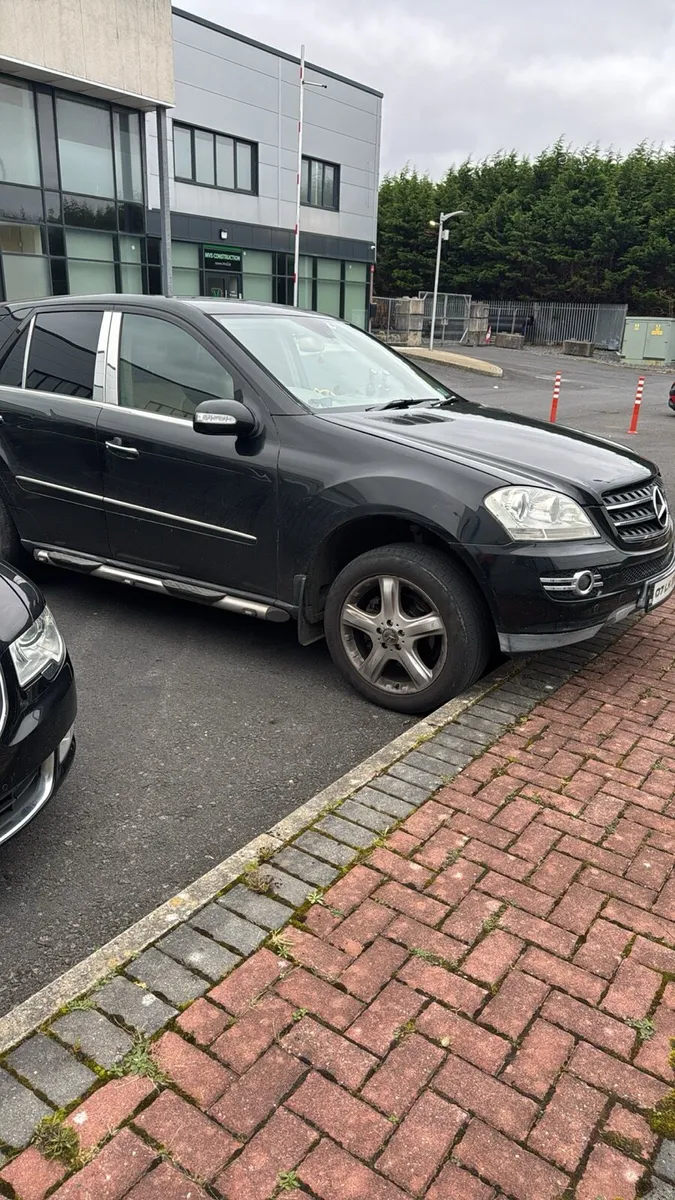 Mercedes - Image 1