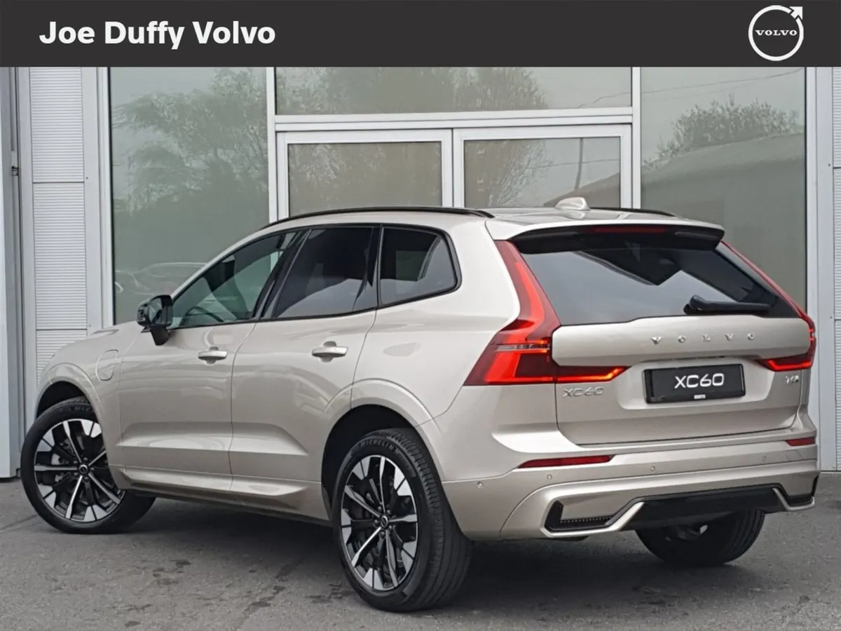 Volvo XC60 T6 Phev Plus Dark - Image 3
