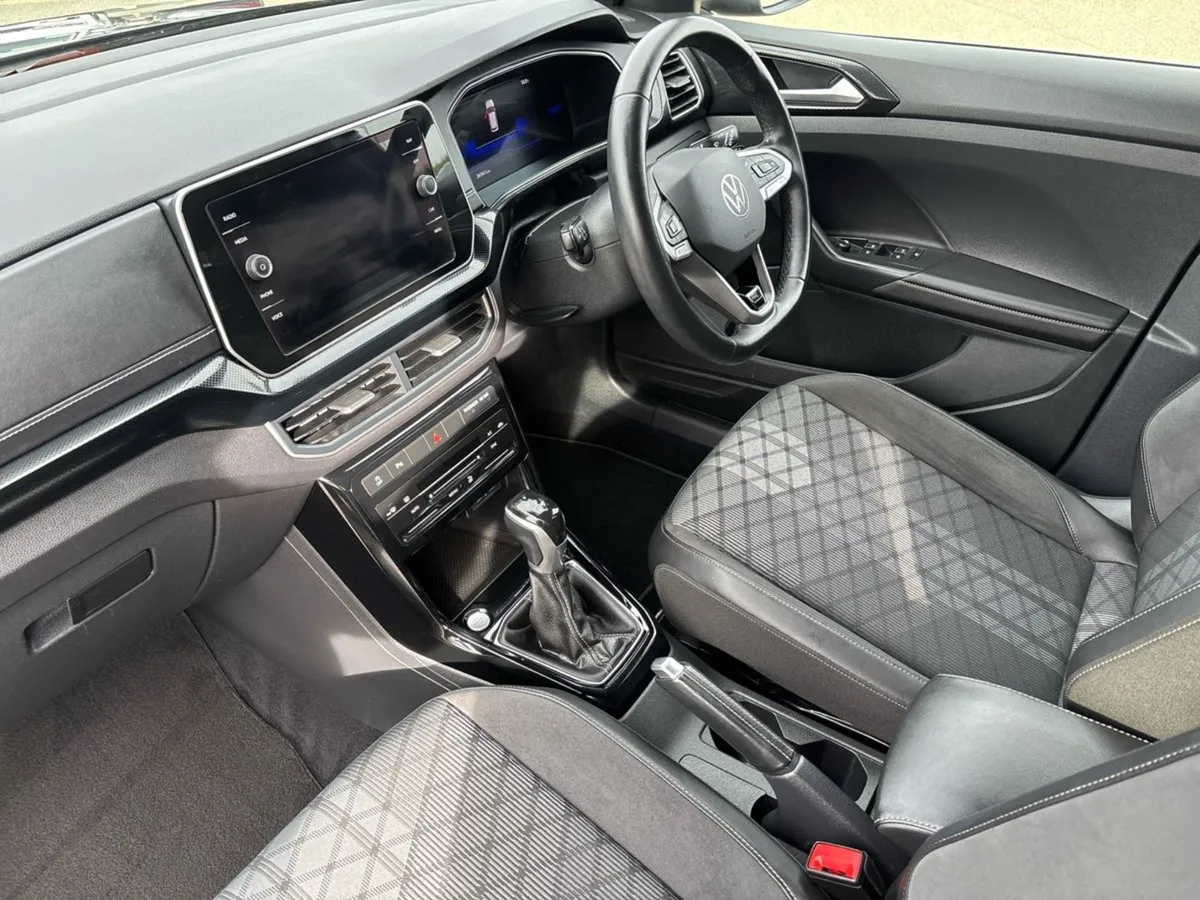 Volkswagen T-Cross R-line 1.0tsi 115HP Auto - Image 3