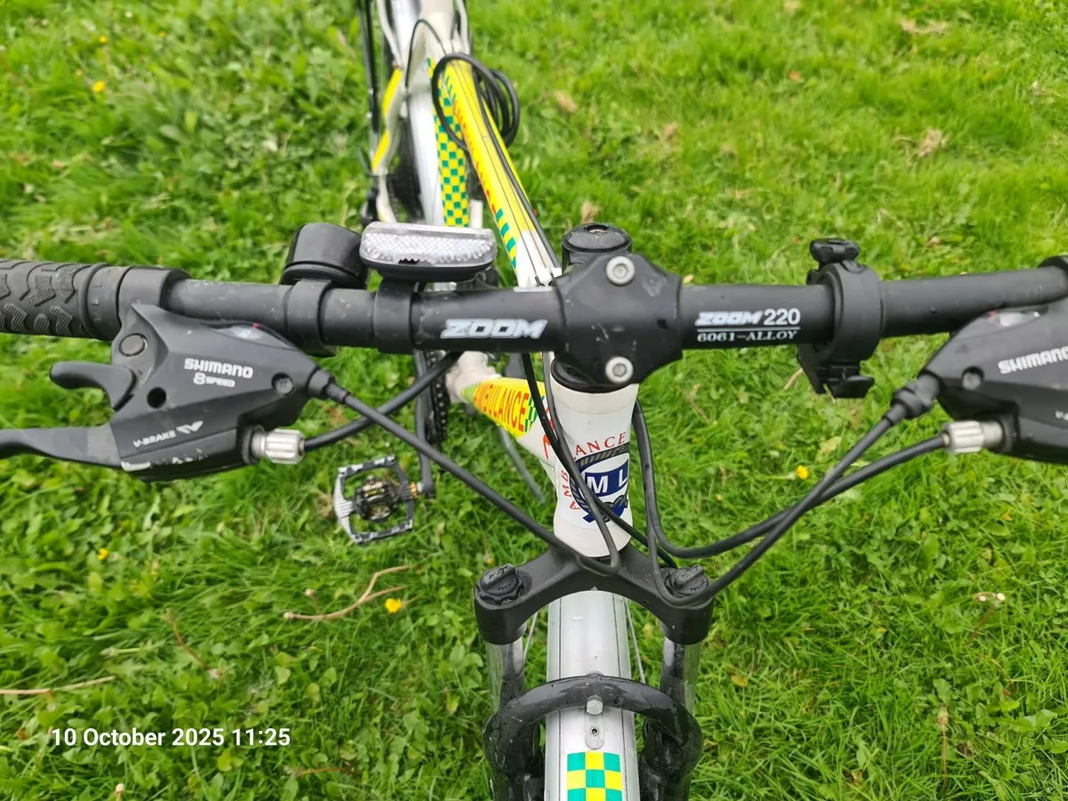 Ambulance Style Response Bike – Shimano 8-Speed - Image 2